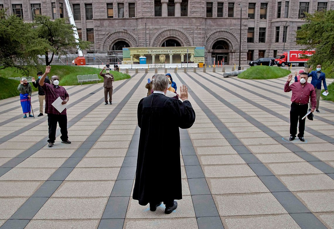 Den føderale dommeren John R. Tunheim under coronapandemien. Foto: Elizabeth Flores/Star Tribune via AP / NTB Den føderale dommeren John R. Tunheim under coronapandemien. Foto: Elizabeth Flores/Star Tribune via AP / NTB