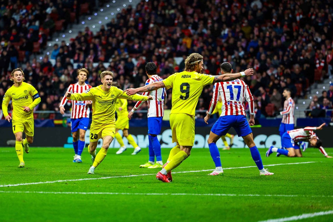 Bodø/Glimts Fredrik Sjøvold utlignet Atletico Madrids ledelse på Metropolitano. Men festen var ikke over, og seieren fører til playoff i Champions League. Foto: Thomas Andersen / NTB. Bodø/Glimts Fredrik Sjøvold utlignet Atletico Madrids ledelse på Metropolitano. Men festen var ikke over, og seieren fører til playoff i Champions League. Foto: Thomas Andersen / NTB.
