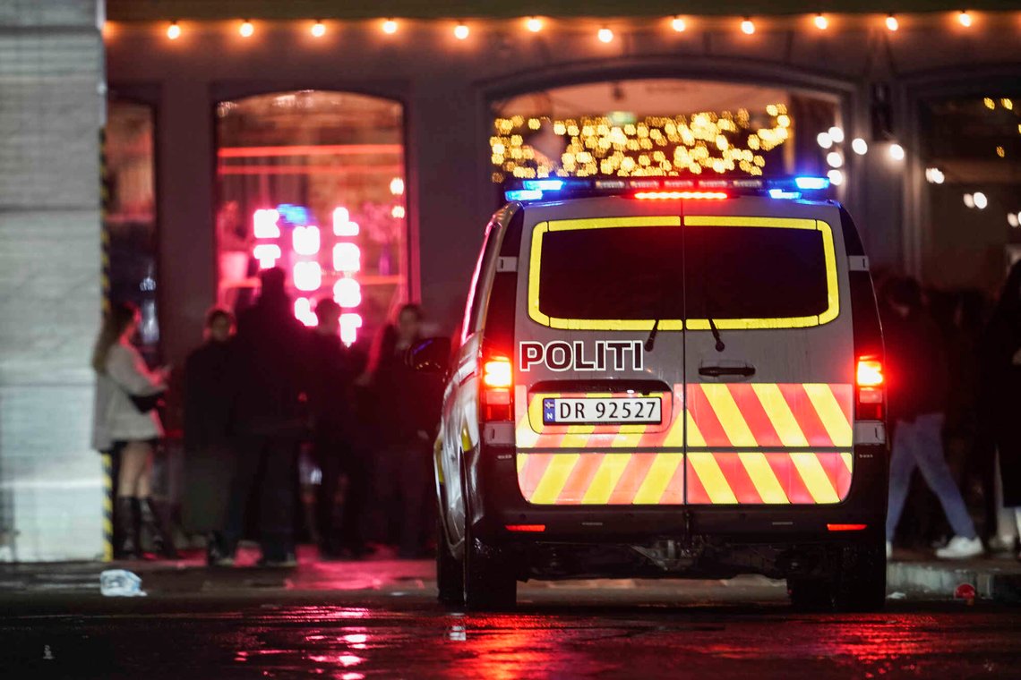 En mann forteller til politiet at han fikk en kniv i magen i Youngs gate i Oslo sentrum. Foto: Thomas Fure / NTB En mann forteller til politiet at han fikk en kniv i magen i Youngs gate i Oslo sentrum. Foto: Thomas Fure / NTB