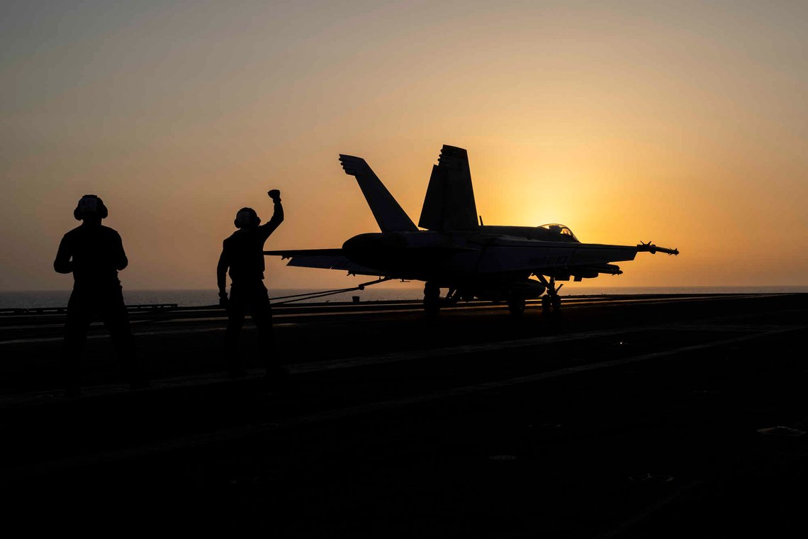 USAs marinestyrker nærmer seg Iran, hvor dødstallene stiger. Mullahene bør frykte hva som kommer. Foto: AP /Bernat Armangue/ NTB USAs marinestyrker nærmer seg Iran, hvor dødstallene stiger. Mullahene bør frykte hva som kommer. Foto: AP /Bernat Armangue/ NTB