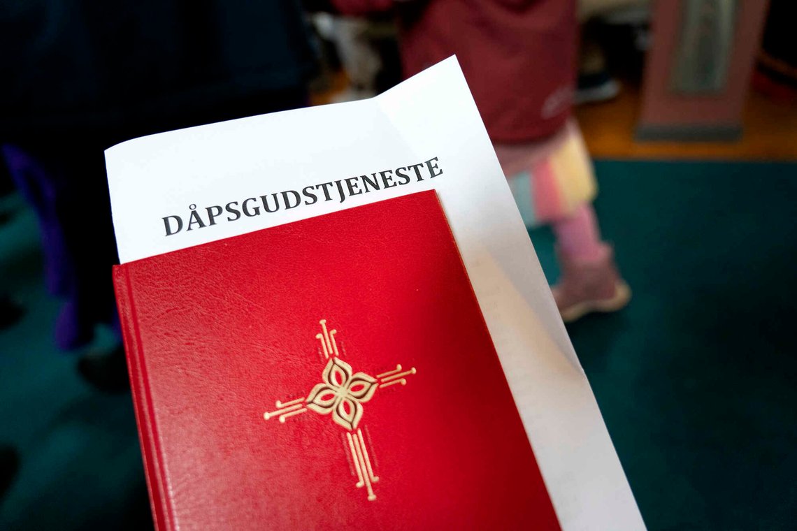 Oslo 20230429.
Dåpstgudstjenesteark i en salmebok i kirke.
Foto: Gorm Kallestad / NTB Oslo 20230429.
Dåpstgudstjenesteark i en salmebok i kirke.
Foto: Gorm Kallestad / NTB