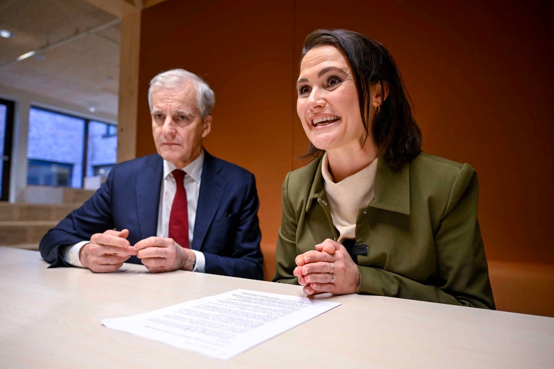Sola 20260119.
Statsminister Jonas Gahr Støre (Ap) og kunnskapsminister Kari Nessa Nordtun (Ap) besøker Lervig skole, der elevene har en time fysisk aktivitet hver dag.
Foto: Carina Johansen / NTB Sola 20260119.
Statsminister Jonas Gahr Støre (Ap) og kunnskapsminister Kari Nessa Nordtun (Ap) besøker Lervig skole, der elevene har en time fysisk aktivitet hver dag.
Foto: Carina Johansen / NTB