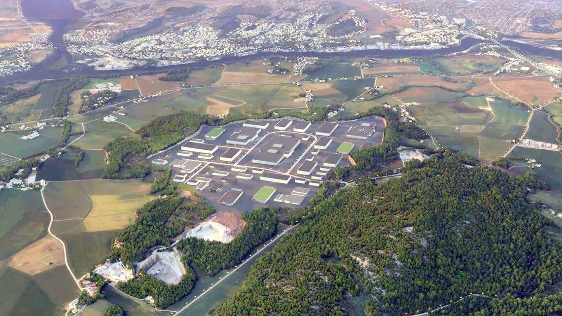 Industriområdet Viken Park utenfor Fredrikstad skal legges i et stort skogsområde og friareale for lokalbefolkningen. Til tross for sterke protester og påfallende sammenhenger, ser det ut til å ordne seg for profitørene, slik det gjerne gjør når man lokker med 2000 fremtidige arbeidsplasser. Industriområdet Viken Park utenfor Fredrikstad skal legges i et stort skogsområde og friareale for lokalbefolkningen. Til tross for sterke protester og påfallende sammenhenger, ser det ut til å ordne seg for profitørene, slik det gjerne gjør når man lokker med 2000 fremtidige arbeidsplasser.