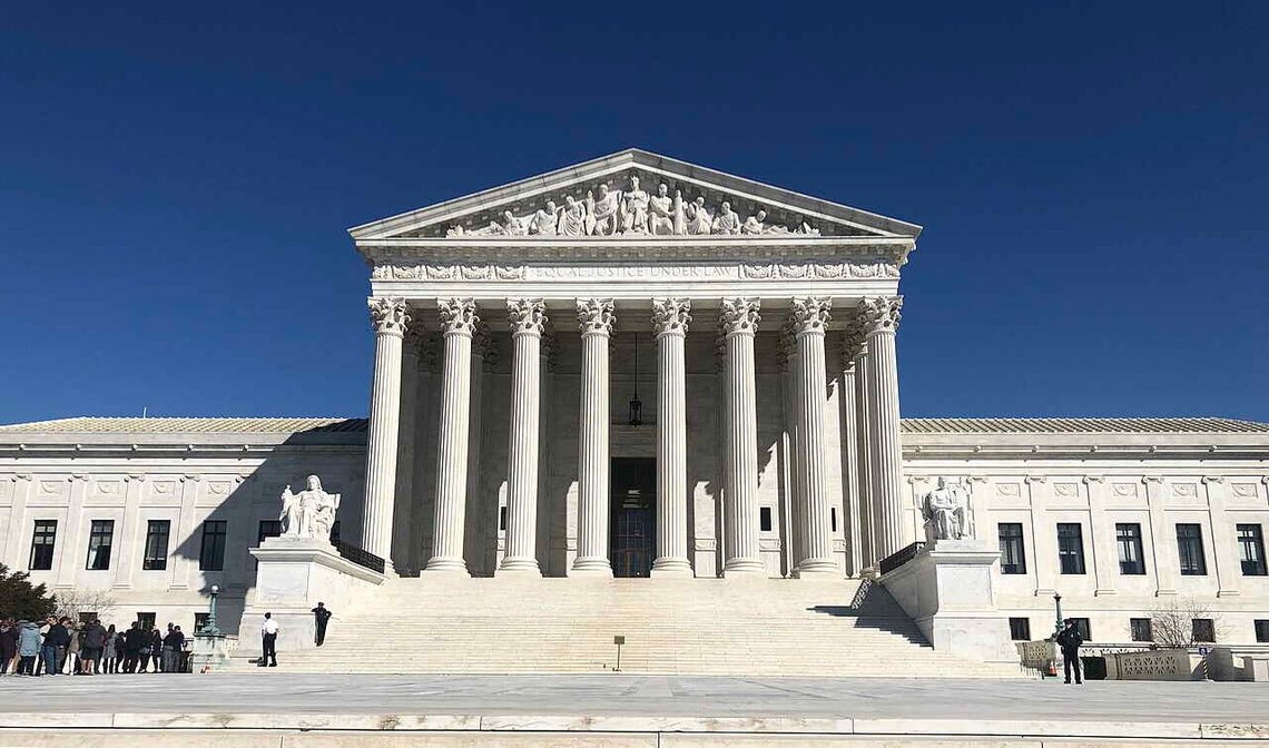 Høyesterettsbygningen i Washington D.C. Foto: Marielam1 / Wikimedia Commons (cc by-sa 4.0). Høyesterettsbygningen i Washington D.C. Foto: Marielam1 / Wikimedia Commons (cc by-sa 4.0).