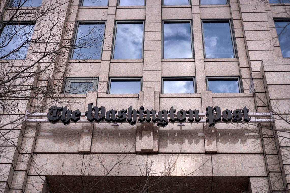 The Washington Posts kontorer i Washington. Avisens ansatte stålsetter seg nå for en enorm kuttrunde – og nå er det kjent at avisens toppsjef Will Lewis trekker seg. Foto: Mark Schiefelbein / AP / NTB The Washington Posts kontorer i Washington. Avisens ansatte stålsetter seg nå for en enorm kuttrunde – og nå er det kjent at avisens toppsjef Will Lewis trekker seg. Foto: Mark Schiefelbein / AP / NTB