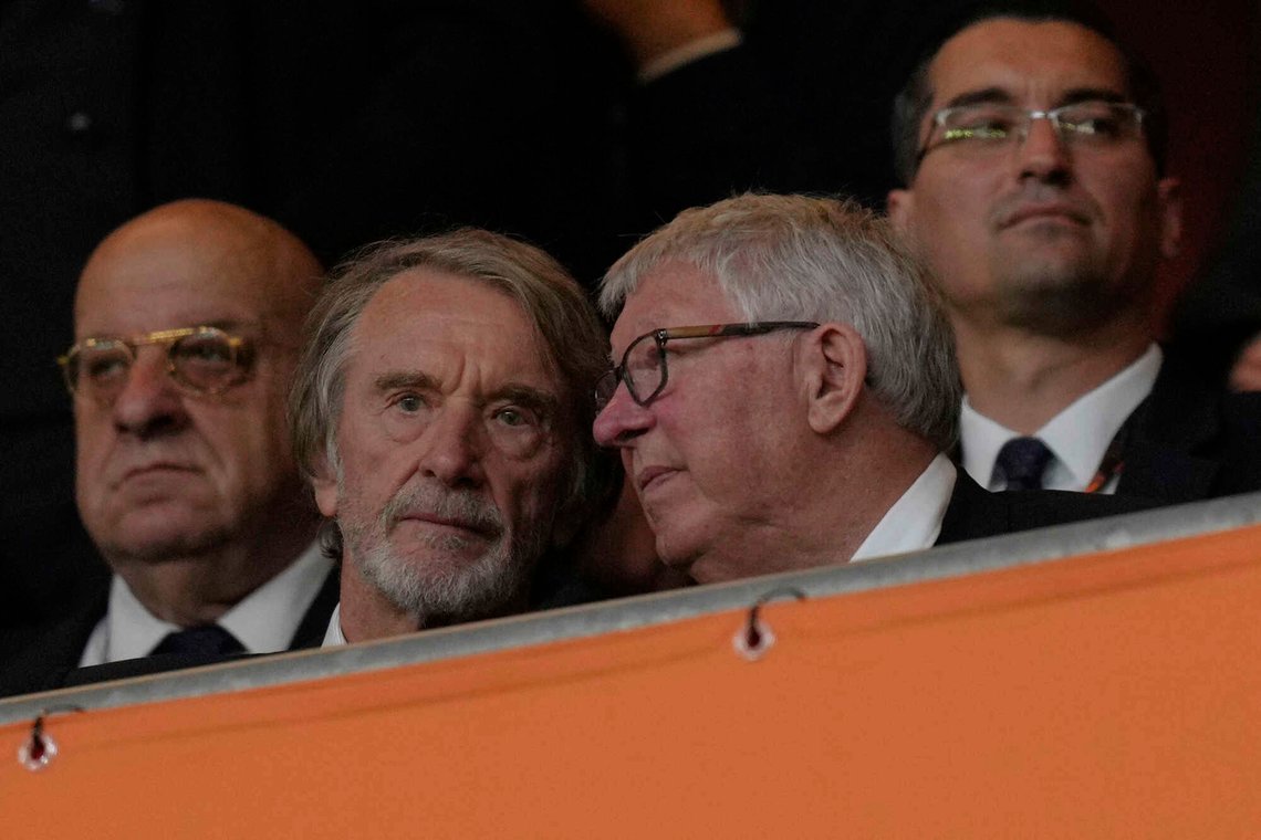 United-eier Sir Jim Ratcliffe har havnet i krangel med Keir Starmer og flere andre topper i Labour. Her på finalen i Europaligaen i mai 2025, hvor Man Utd tapte mot Tottenham. Foto: Bernat Armangue / AP / NTB United-eier Sir Jim Ratcliffe har havnet i krangel med Keir Starmer og flere andre topper i Labour. Her på finalen i Europaligaen i mai 2025, hvor Man Utd tapte mot Tottenham. Foto: Bernat Armangue / AP / NTB