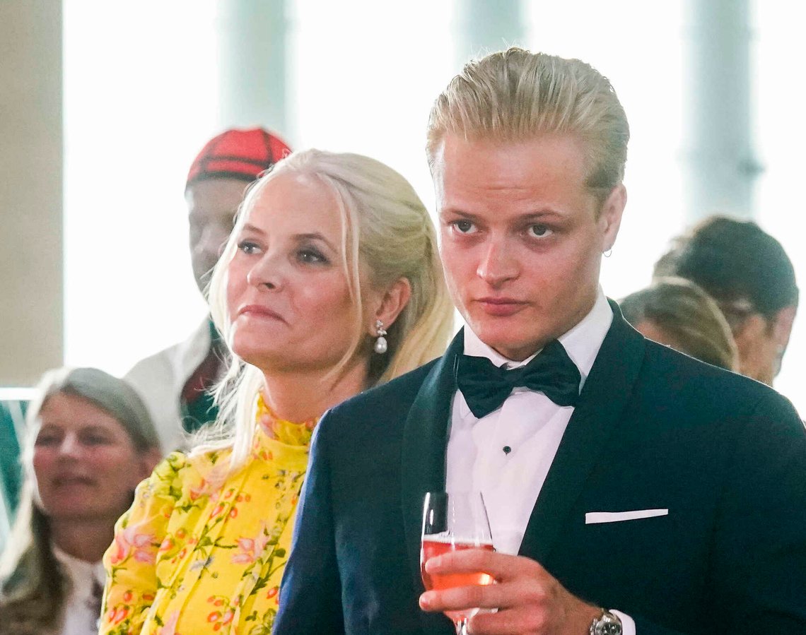 Kronprinsesse Mette Marit og hennes sønn, Marius Borg Høiby. Foto: Lise Åserud / NTB / POOL Kronprinsesse Mette Marit og hennes sønn, Marius Borg Høiby. Foto: Lise Åserud / NTB / POOL
