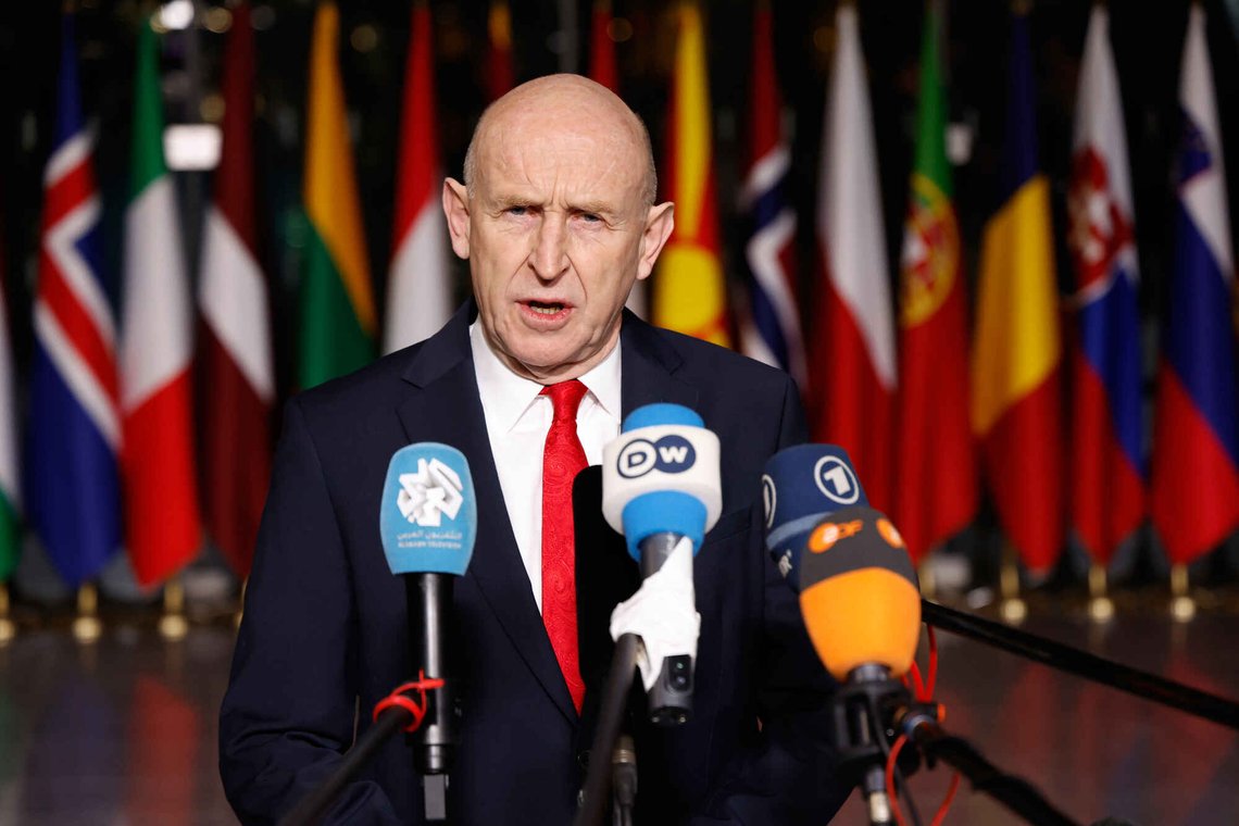 Storbritannias forsvarsminister John Healey anklages for å ha løyet for Underhuset om Chagosøyene. Foto: AP /Geert Vanden Wijngaert/ NTB Storbritannias forsvarsminister John Healey anklages for å ha løyet for Underhuset om Chagosøyene. Foto: AP /Geert Vanden Wijngaert/ NTB