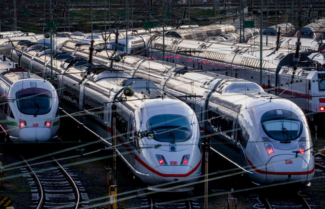 En tysk konduktør mistet livet etter at en gresk passasjer ikke kunne vise billett. Foto: AP /Michael Probst/ NTB En tysk konduktør mistet livet etter at en gresk passasjer ikke kunne vise billett. Foto: AP /Michael Probst/ NTB
