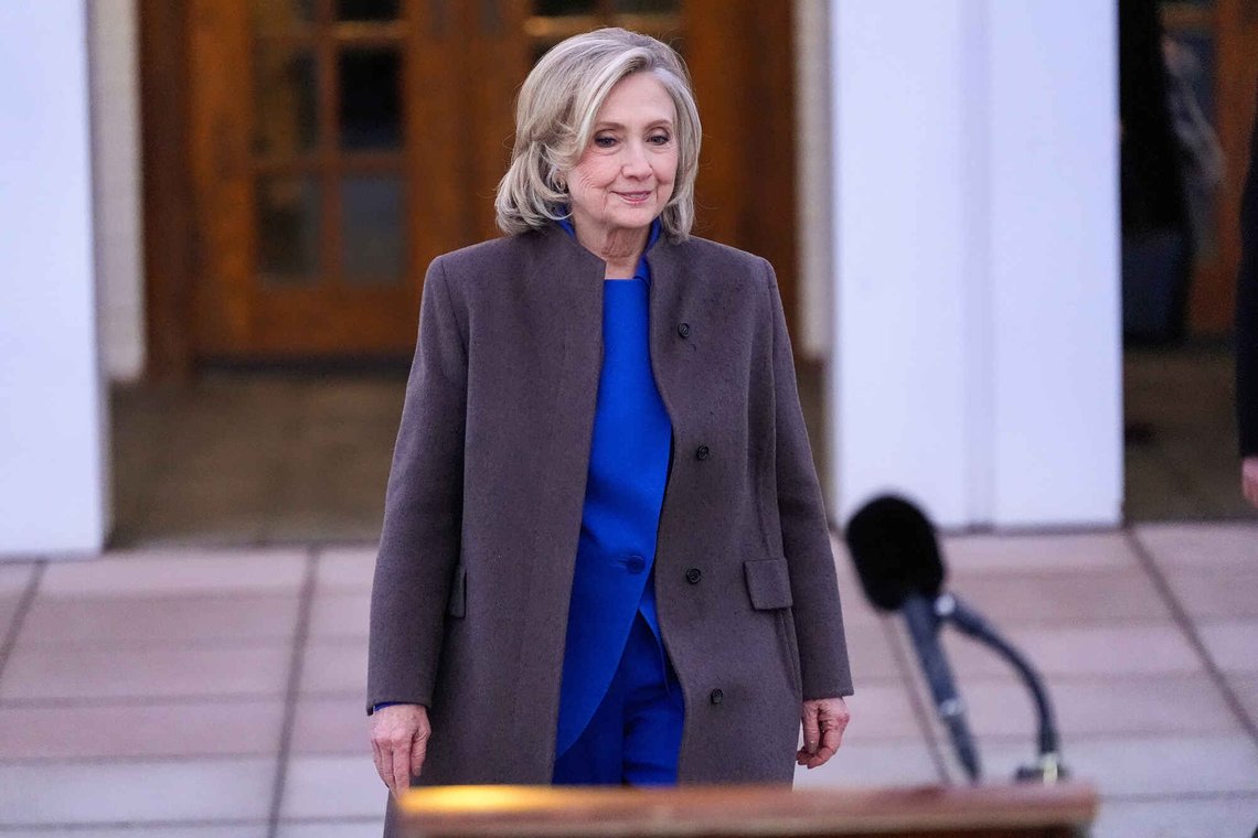 Hillary Clinton etter høringen om Epstein-saken. Foto: AP/Yuki Iwamura/NTB Hillary Clinton etter høringen om Epstein-saken. Foto: AP/Yuki Iwamura/NTB
