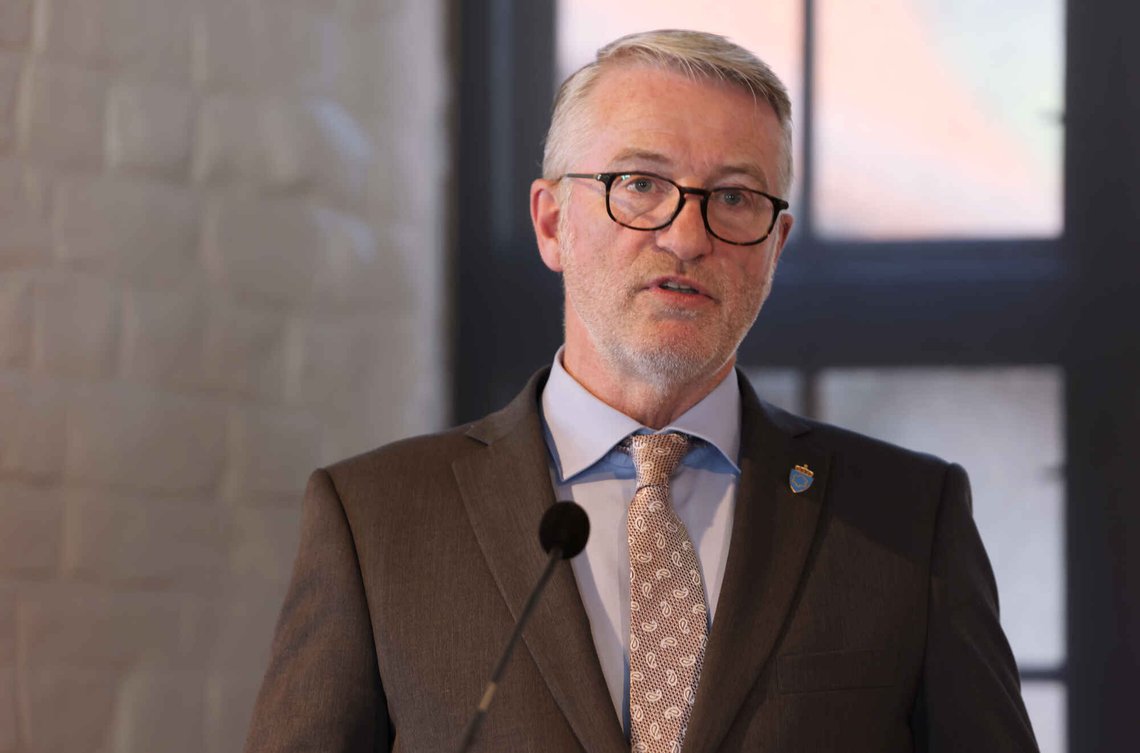 Sjef Forsvarsbygg Thorbjørn Thoresen holder en tale etter Innsetelsesgudstjenesten i forbindelse med nytt orgel i Akershus slottskirke. Fotograf
Torbjørn Kjosvold / Forsvaret Sjef Forsvarsbygg Thorbjørn Thoresen holder en tale etter Innsetelsesgudstjenesten i forbindelse med nytt orgel i Akershus slottskirke. Fotograf
Torbjørn Kjosvold / Forsvaret
