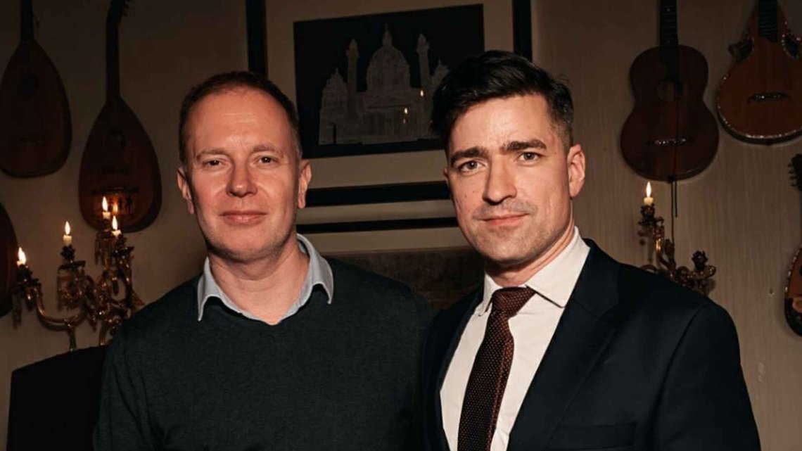 Fungerende partileder Øyvind Eikrem (t.v.) i Norgesdemokratene møtte den velkjente aktivisten Martin Sellner i Wien. I juni kommer Sellner til Norge. Foto: Privat Fungerende partileder Øyvind Eikrem (t.v.) i Norgesdemokratene møtte den velkjente aktivisten Martin Sellner i Wien. I juni kommer Sellner til Norge. Foto: Privat