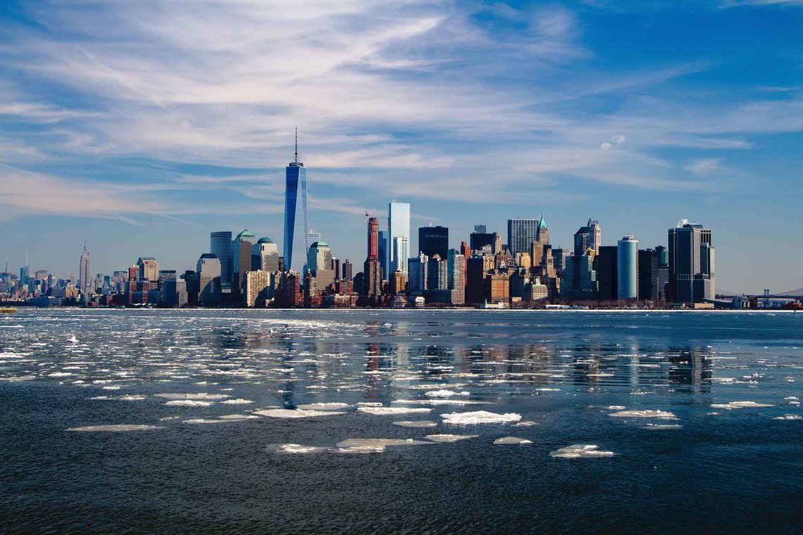 Selv sjøvannet utenfor New York fryser i kuldebølgen, mens innbyggerne mister livet. Foto: Pixabay Selv sjøvannet utenfor New York fryser i kuldebølgen, mens innbyggerne mister livet. Foto: Pixabay