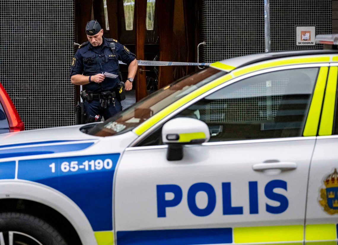 2025: Politiet på stedet i Malmö etter et mistenkt drapsforsøk i en leilighet. Foto: Johan Nilsson, TT-NTB. 2025: Politiet på stedet i Malmö etter et mistenkt drapsforsøk i en leilighet. Foto: Johan Nilsson, TT-NTB.