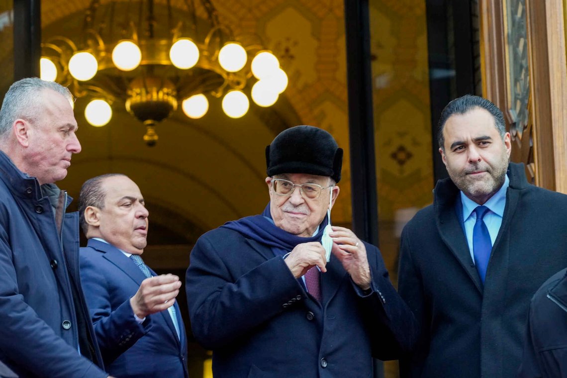 Kan det være Gharahkhani forstår noe ved Midtøsten som UD nekter å se? UD bevilger i år 2 milliarder til Mahmoud Abbas korrupte regime. Hvis presteregimet faller vil det styrke de demokratiske kreftene over hele Midtøsten. Foto: Terje Bendiksby/NTB Kan det være Gharahkhani forstår noe ved Midtøsten som UD nekter å se? UD bevilger i år 2 milliarder til Mahmoud Abbas korrupte regime. Hvis presteregimet faller vil det styrke de demokratiske kreftene over hele Midtøsten. Foto: Terje Bendiksby/NTB