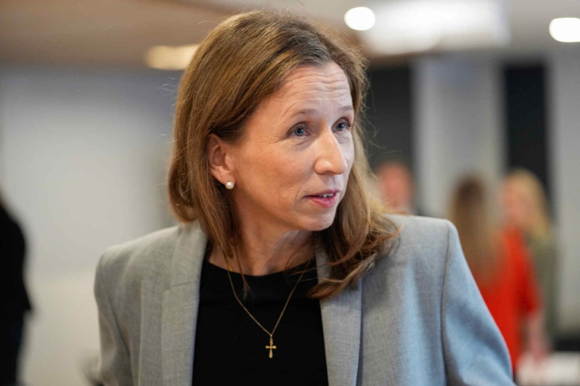 Justis- og beredskapsminister Astri Aas-Hansen (Ap) mener at Norge har allerede mottatt flest ukrainere i Norden, og norske kommuner melder om press på tjenestetilbudet og mangel på boliger. Foto: Terje Bendiksby / NTB Justis- og beredskapsminister Astri Aas-Hansen (Ap) mener at Norge har allerede mottatt flest ukrainere i Norden, og norske kommuner melder om press på tjenestetilbudet og mangel på boliger. Foto: Terje Bendiksby / NTB