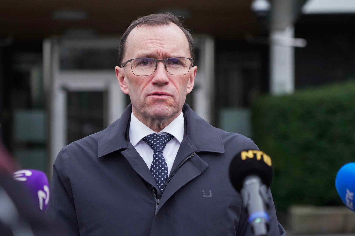 Oslo 20260228.
Utenriksminister Espen Barth Eide (Ap) møter pressen utenfor Utenriksdepartementet lørdag ettermiddag i forbindelse med angrepene i Midtøsten.
Foto: Terje Bendiksby / NTB Oslo 20260228.
Utenriksminister Espen Barth Eide (Ap) møter pressen utenfor Utenriksdepartementet lørdag ettermiddag i forbindelse med angrepene i Midtøsten.
Foto: Terje Bendiksby / NTB