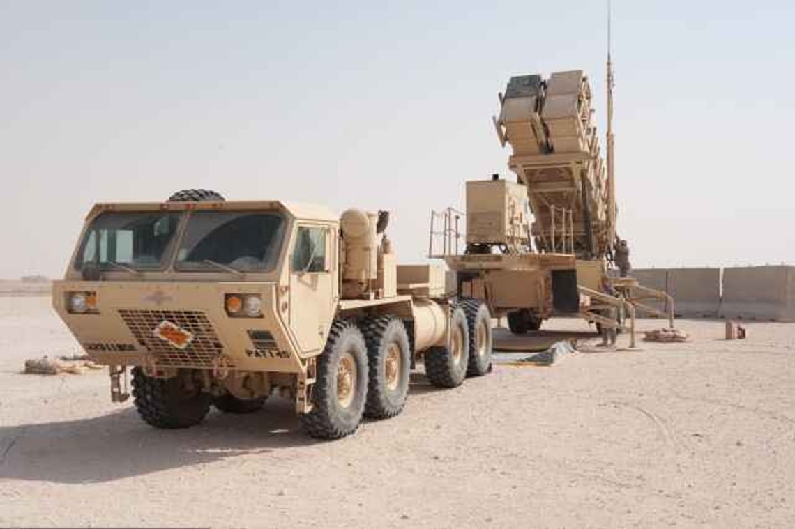Patriot-systemet er svært effektive til å avskjære angripende droner og missiler. Men Patriot er også ekstremt kostbar i drift, sammenlignet med blant annet droner. Foto: U.S. Army Patriot-systemet er svært effektive til å avskjære angripende droner og missiler. Men Patriot er også ekstremt kostbar i drift, sammenlignet med blant annet droner. Foto: U.S. Army