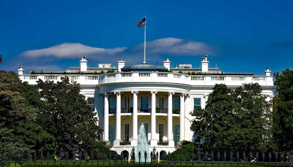Det er nok god stemning hos Trump og hans rådgivere i Det hvite hus. Det ble skapt over tre ganger så mange nye arbeidsplasser enn forventet i mars. Dette til tross for krigen i Iran, blokaden av Hormuzstredet og økning i olje- og gassprisene. Foto: Pixabay Det er nok god stemning hos Trump og hans rådgivere i Det hvite hus. Det ble skapt over tre ganger så mange nye arbeidsplasser enn forventet i mars. Dette til tross for krigen i Iran, blokaden av Hormuzstredet og økning i olje- og gassprisene. Foto: Pixabay