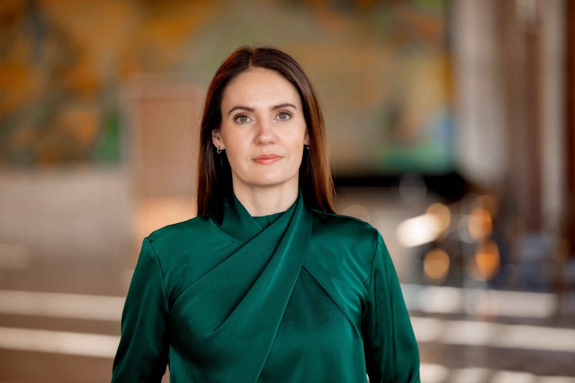 Skolebyråd Julie Remen Midtgarden (H) mener en del av elevene mangler andre måter å kommunisere på, og derfor tyr til vold. Foto: Pressefoto Sturlason Skolebyråd Julie Remen Midtgarden (H) mener en del av elevene mangler andre måter å kommunisere på, og derfor tyr til vold. Foto: Pressefoto Sturlason