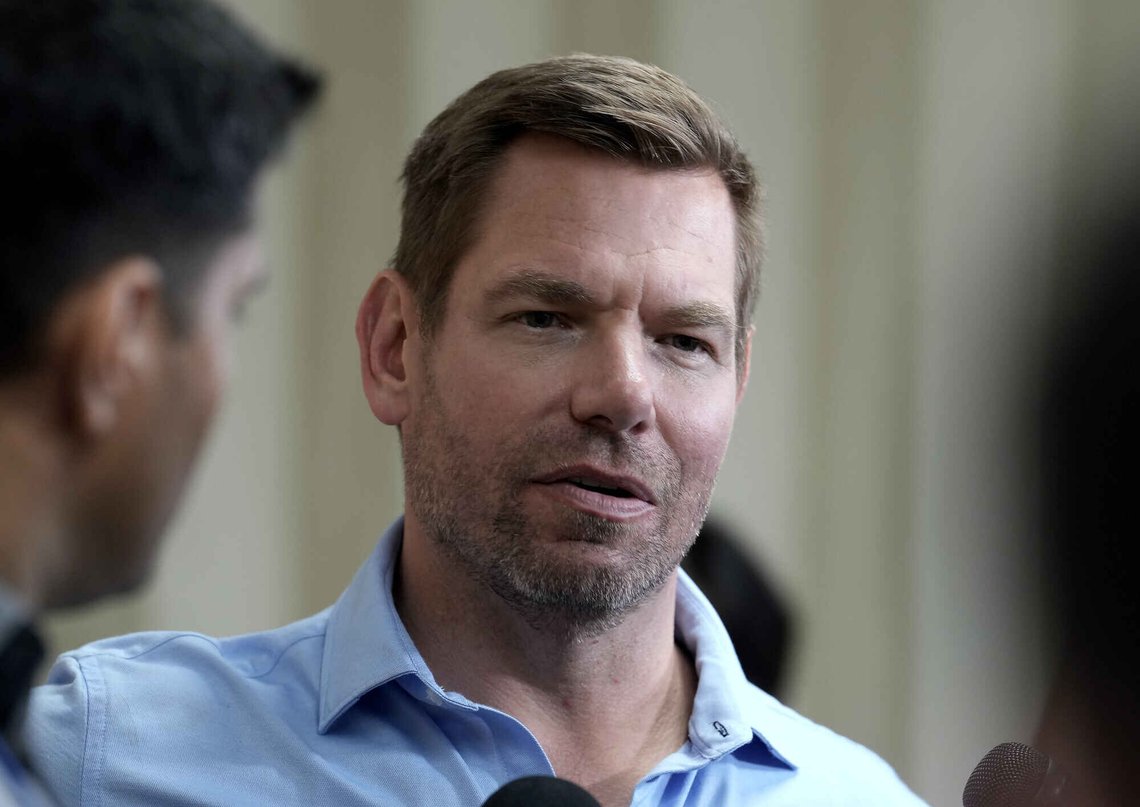 Eric Swalwell er en av to som trekker seg fra Representantenes hus. Foto: AP /Rich Pedroncelli/ NTB Eric Swalwell er en av to som trekker seg fra Representantenes hus. Foto: AP /Rich Pedroncelli/ NTB