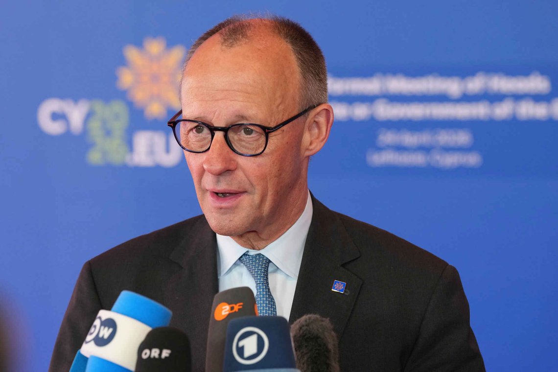 Tysklands forbundskansler Friedrich Merz blir stadig mindre populær. Det samme gjelder hele koalisjonsregjeringen han leder. Foto: Petros Karadjias / AP / NTB Tysklands forbundskansler Friedrich Merz blir stadig mindre populær. Det samme gjelder hele koalisjonsregjeringen han leder. Foto: Petros Karadjias / AP / NTB