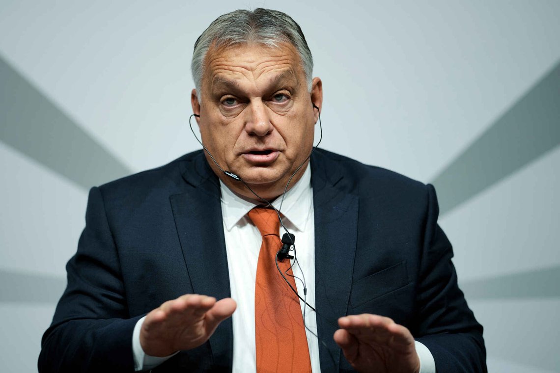 Ledelsen i Brussel og nesten hele EUs politiske ledere håper at Ungarns statsminister Viktor Orbán mister jobben etter dagens valg. Svaret får vi i løpet av kvelden. Foto: Markus Schreiber / AP / NTB Ledelsen i Brussel og nesten hele EUs politiske ledere håper at Ungarns statsminister Viktor Orbán mister jobben etter dagens valg. Svaret får vi i løpet av kvelden. Foto: Markus Schreiber / AP / NTB