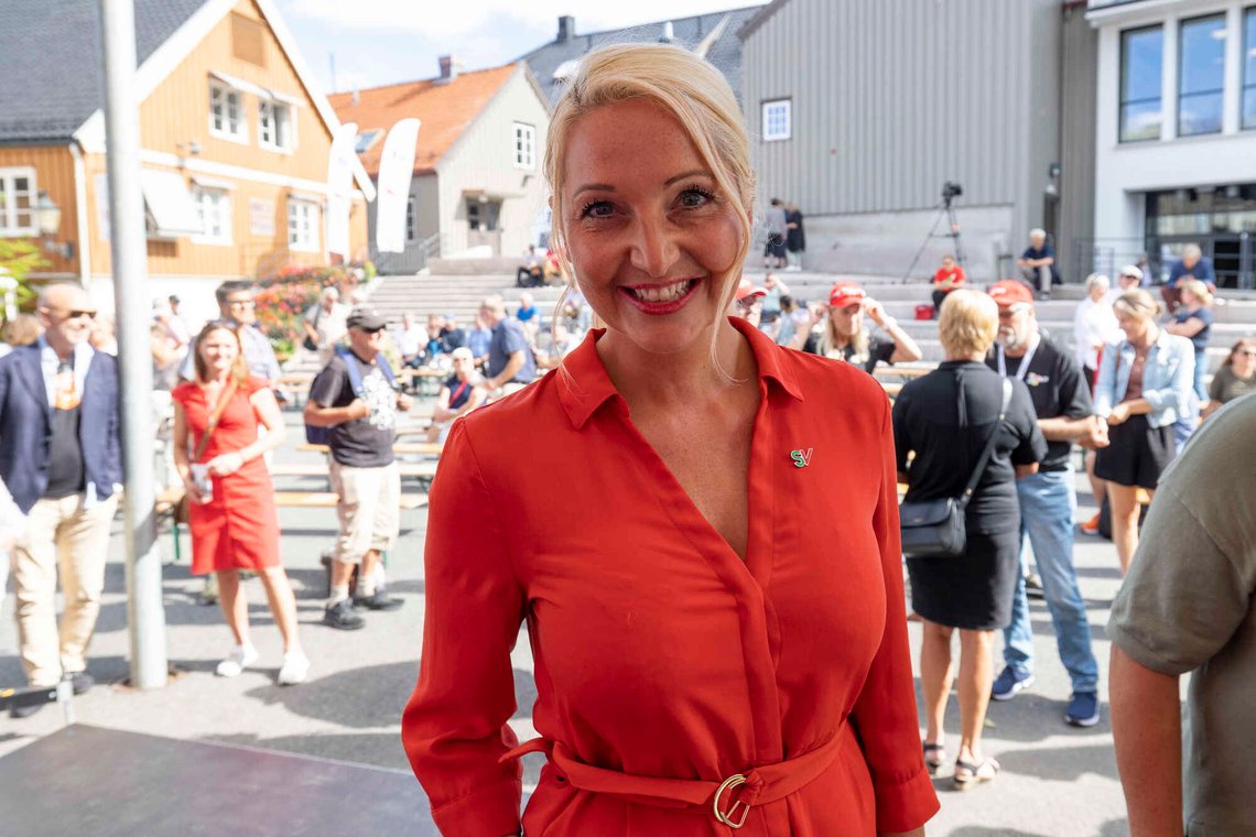 Arendal 20210819.
1. kandidat i Aust Agder SV Mirell Høyer Berntsen under Sosialistisk Venstrepartis partitime i Arendalsuka 2021.
Foto: Tor Erik Schrøder / NTB Arendal 20210819.
1. kandidat i Aust Agder SV Mirell Høyer Berntsen under Sosialistisk Venstrepartis partitime i Arendalsuka 2021.
Foto: Tor Erik Schrøder / NTB