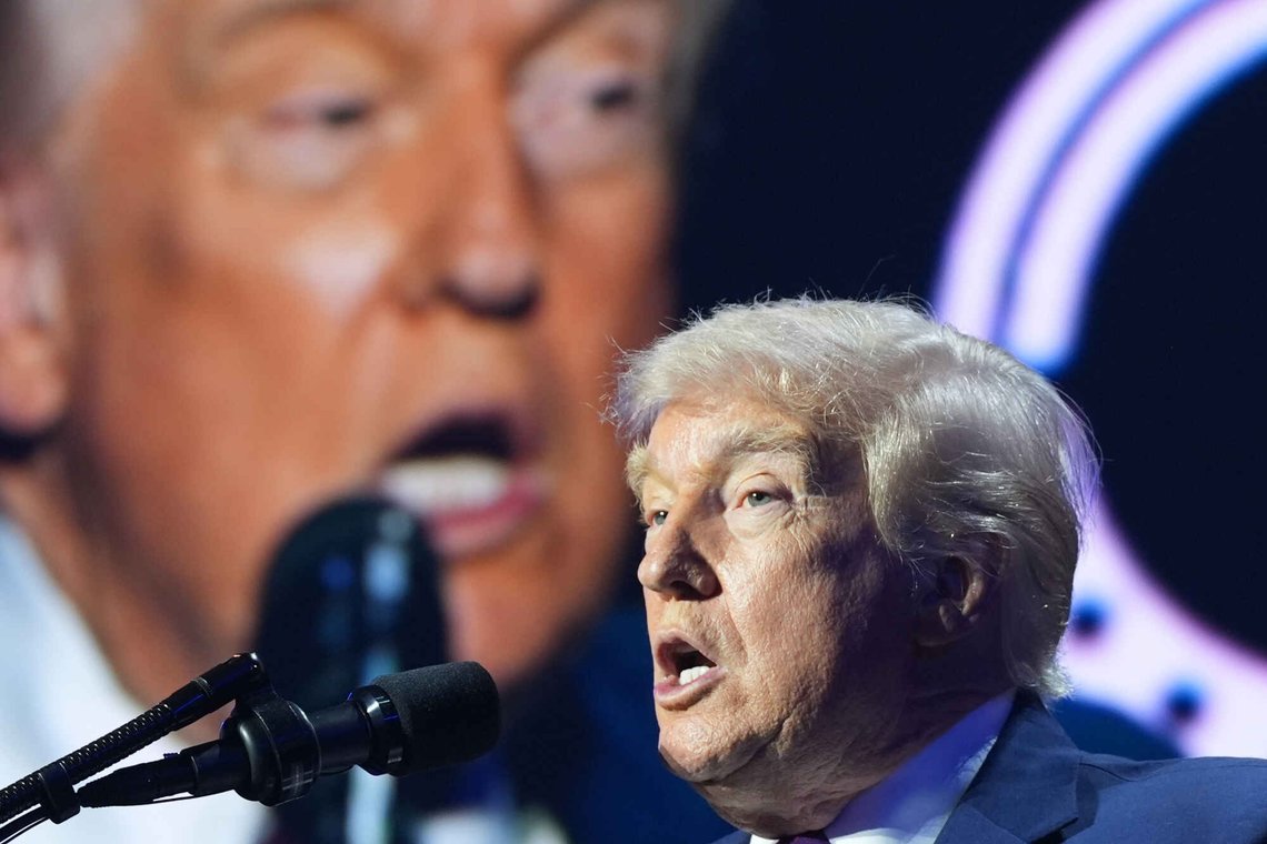 Donald Trump sa under et politisk møte i Phoenix at første runde med myndighetenes ufo-relaterte materiale vil bli offentliggjort snart. Foto: Alex Brandon / AP / NTB Donald Trump sa under et politisk møte i Phoenix at første runde med myndighetenes ufo-relaterte materiale vil bli offentliggjort snart. Foto: Alex Brandon / AP / NTB