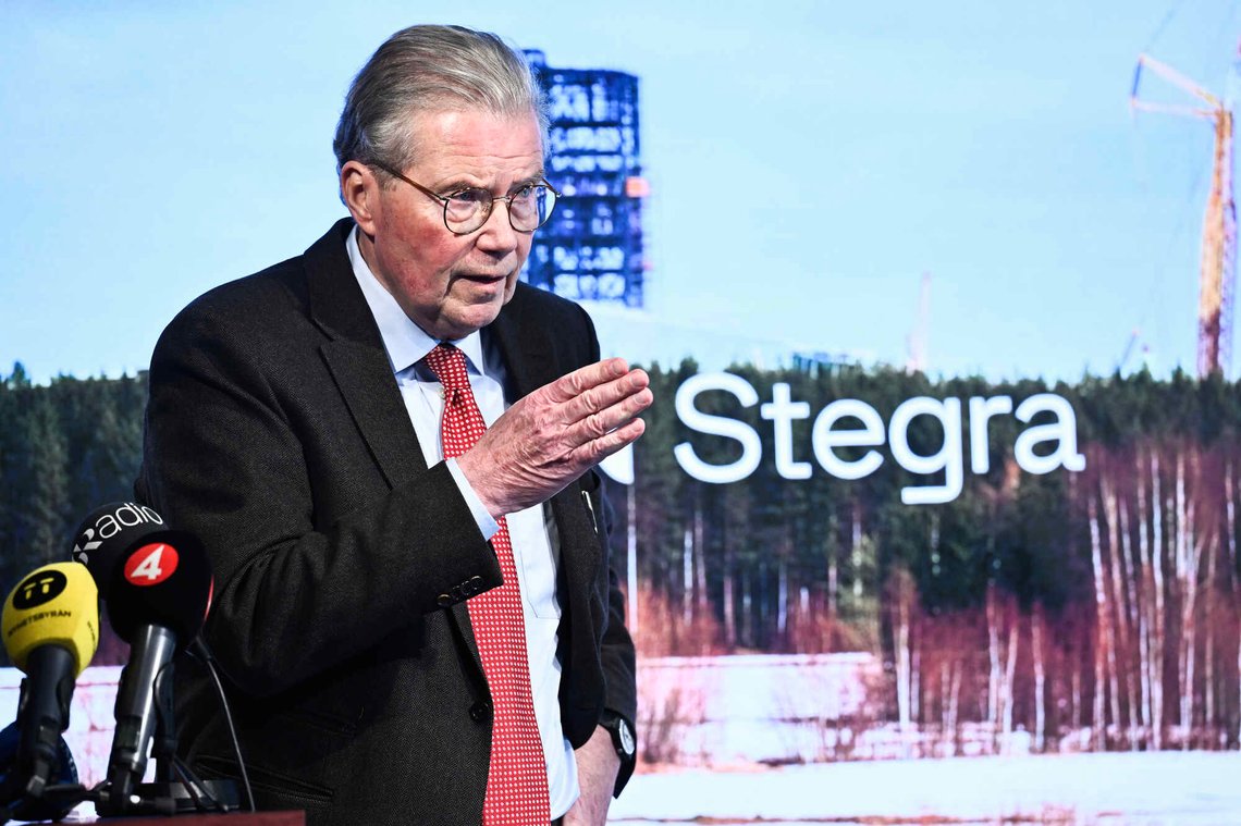 Stegras påtenkte neste styreformann Leif Johansson under en pressekonferanse i Stockholm den 14. april 2026, i forbindelse med at Wallenberg Investments går inn med 1,4 millarder euro i selskapets stålfabrikk. Foto: Fredrik Sandberg / TT / NTB. Stegras påtenkte neste styreformann Leif Johansson under en pressekonferanse i Stockholm den 14. april 2026, i forbindelse med at Wallenberg Investments går inn med 1,4 millarder euro i selskapets stålfabrikk. Foto: Fredrik Sandberg / TT / NTB.