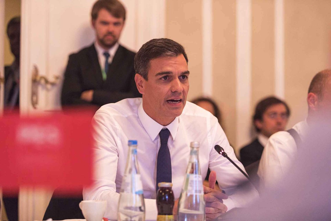 Pedro Sánchez Pérez-Castejón (54). Foto: Arne Müseler / arne-mueseler.com / CC-BY-SA-3.0 https://creativecommons.org/licenses/by-sa/3.0/de/deed.de Pedro Sánchez Pérez-Castejón (54). Foto: Arne Müseler / arne-mueseler.com / CC-BY-SA-3.0 https://creativecommons.org/licenses/by-sa/3.0/de/deed.de