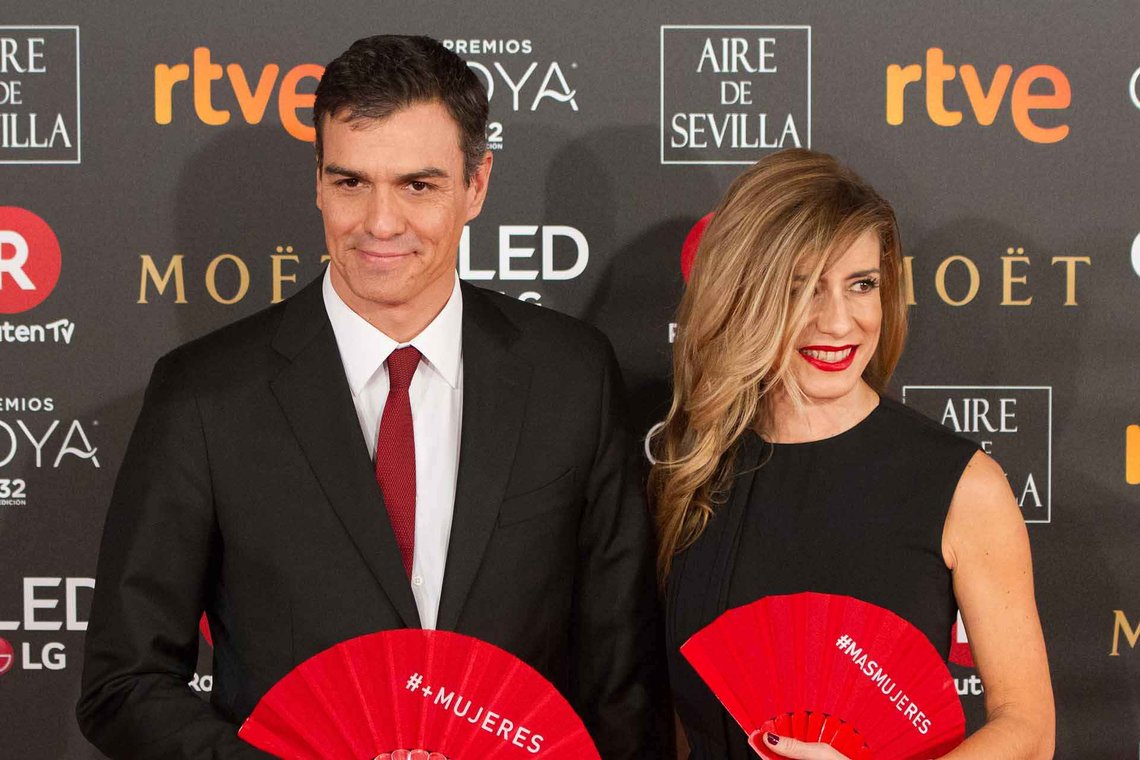 Pedro Sánchez og kona María Begoña Gómez Fernández (55). Foto: Carlos Delgado; CC-BY-SA Pedro Sánchez og kona María Begoña Gómez Fernández (55). Foto: Carlos Delgado; CC-BY-SA