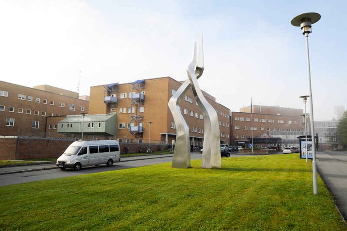 To personer er sendt til sykehuset UNN i Tromsø etter knivstikking på Vannøya. Foto: Jan Fredrik Frantzen /Kommunikasjonssenteret UNN/ CC BY 3.0/ Wikimedia To personer er sendt til sykehuset UNN i Tromsø etter knivstikking på Vannøya. Foto: Jan Fredrik Frantzen /Kommunikasjonssenteret UNN/ CC BY 3.0/ Wikimedia