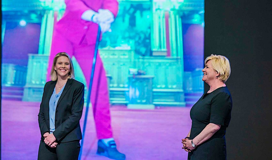 Sylvi Listhaug og Siv Jensen under digitalt Frp-landsmøte på Gardermoen den 8. mai 2021. Foto: Stian Lysberg Solum / NTB. Sylvi Listhaug og Siv Jensen under digitalt Frp-landsmøte på Gardermoen den 8. mai 2021. Foto: Stian Lysberg Solum / NTB.