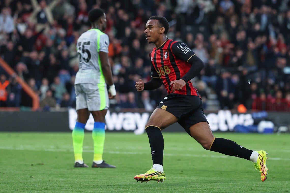 Junior Kroupi jubler etter å ha scoret målet som senket Manchester City, gjorde Arsenal til seriemester og sendte Bournemouth til europacupspill for første gang. Foto: Ian Walton, AP / NTB Junior Kroupi jubler etter å ha scoret målet som senket Manchester City, gjorde Arsenal til seriemester og sendte Bournemouth til europacupspill for første gang. Foto: Ian Walton, AP / NTB