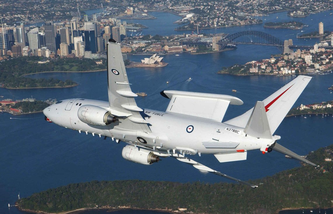 Australia skal stille med et Boeing E-7 Wedgetail overvåkingsfly som en del av den flernasjonale innsatsen for å sikre skipstrafikken i Hormuzstredet. Men ikke før USA og Israel har gjort den tøffe jobben og vunnet krigen. Arkivfoto: Euan Grant / Australias flyvåpen (RAAF) / AP / NTB Australia skal stille med et Boeing E-7 Wedgetail overvåkingsfly som en del av den flernasjonale innsatsen for å sikre skipstrafikken i Hormuzstredet. Men ikke før USA og Israel har gjort den tøffe jobben og vunnet krigen. Arkivfoto: Euan Grant / Australias flyvåpen (RAAF) / AP / NTB
