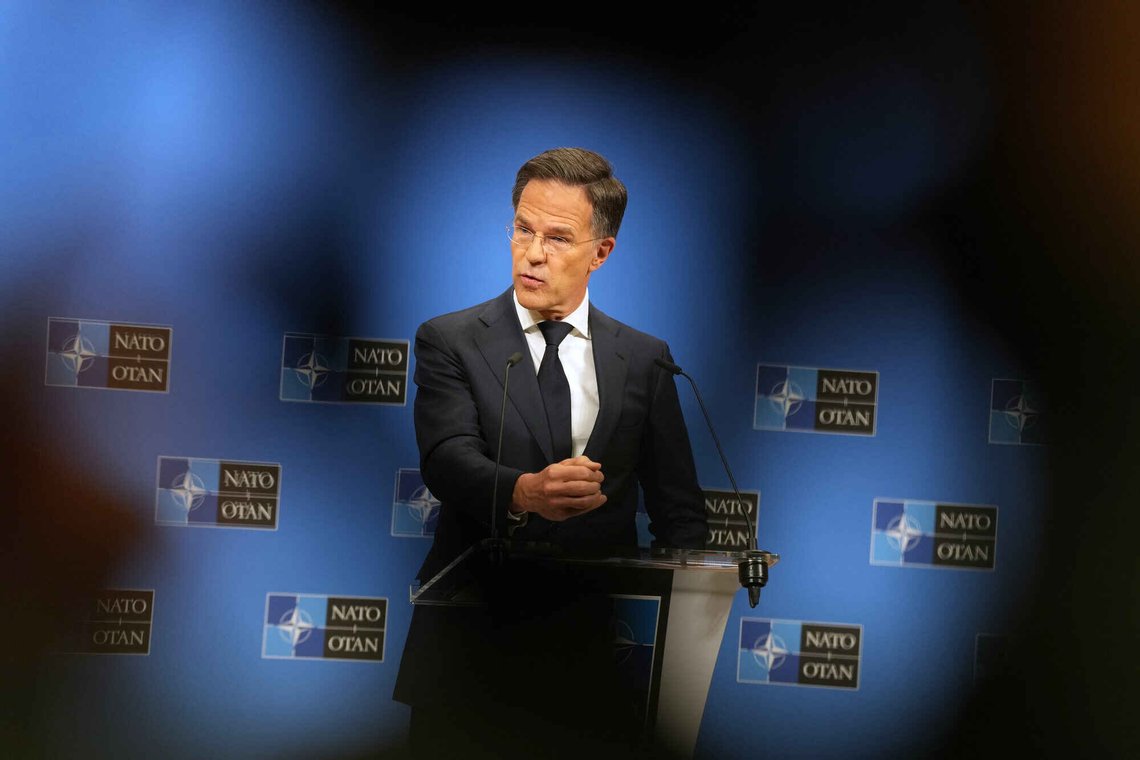 NATOs generalsekretær Mark Rutte leder en allianse som går mot full oppløsning. Mye av skylden ligger i europeiske politikeres manglende vilje til å bidra for å sørge for sine egne borgeres sikkerhet. Foto: AP / NTB NATOs generalsekretær Mark Rutte leder en allianse som går mot full oppløsning. Mye av skylden ligger i europeiske politikeres manglende vilje til å bidra for å sørge for sine egne borgeres sikkerhet. Foto: AP / NTB