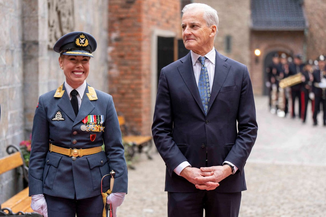 Oslo 20260518.
Kommandant på Akershus festning, Brigader Gyda Ellefsplass Olssen i borggården på Akershus Slott hvor statsminister Jonas Gahr Støref møter Indias statsminister Narendra Modi til middag i forbindelse med Modis offisielle besøk til Norge.
Foto: Cornelius Poppe / NTB Oslo 20260518.
Kommandant på Akershus festning, Brigader Gyda Ellefsplass Olssen i borggården på Akershus Slott hvor statsminister Jonas Gahr Støref møter Indias statsminister Narendra Modi til middag i forbindelse med Modis offisielle besøk til Norge.
Foto: Cornelius Poppe / NTB