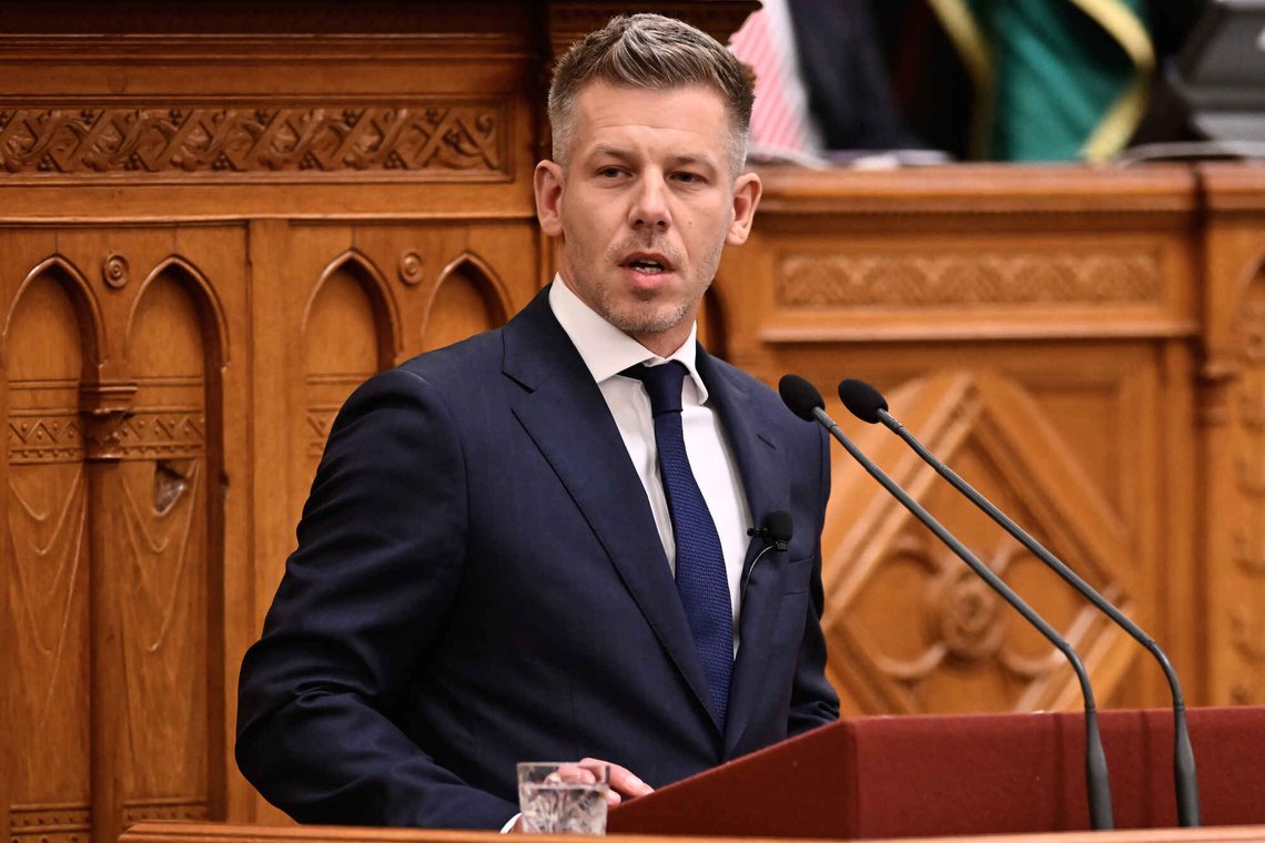 Under en seremoni i Ungarns nasjonalforsamling lørdag 9. mai ble Péter Magyar tatt i ed. Foto: Denes Erdos / AP / NTB Under en seremoni i Ungarns nasjonalforsamling lørdag 9. mai ble Péter Magyar tatt i ed. Foto: Denes Erdos / AP / NTB