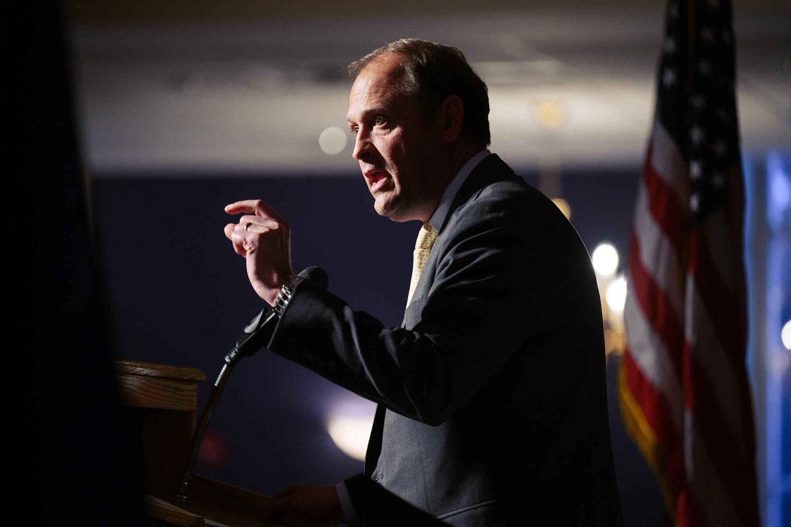 Det ble Trumps kandidat, Andy Barr, som ble nominert. Foto: AP /Jon Cherry / NTB Det ble Trumps kandidat, Andy Barr, som ble nominert. Foto: AP /Jon Cherry / NTB