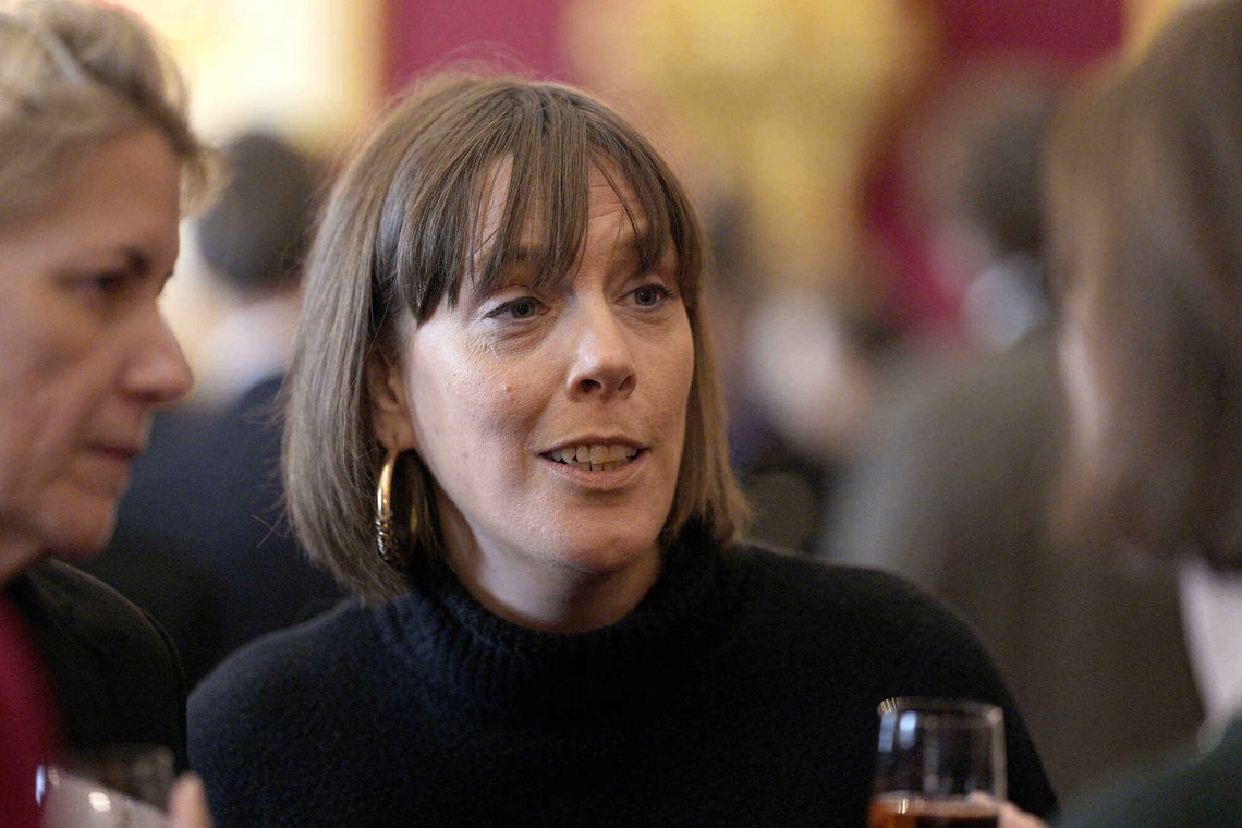Den britiske statssekretæren Jess Phillips trekker seg fra regjeringen, og får følge av to kollegaer. Preset øker mot Keir Starmer, som ikke viser noen tegn til å gi opp. Foto: Aaron Chown / PA / AP / NTB Den britiske statssekretæren Jess Phillips trekker seg fra regjeringen, og får følge av to kollegaer. Preset øker mot Keir Starmer, som ikke viser noen tegn til å gi opp. Foto: Aaron Chown / PA / AP / NTB