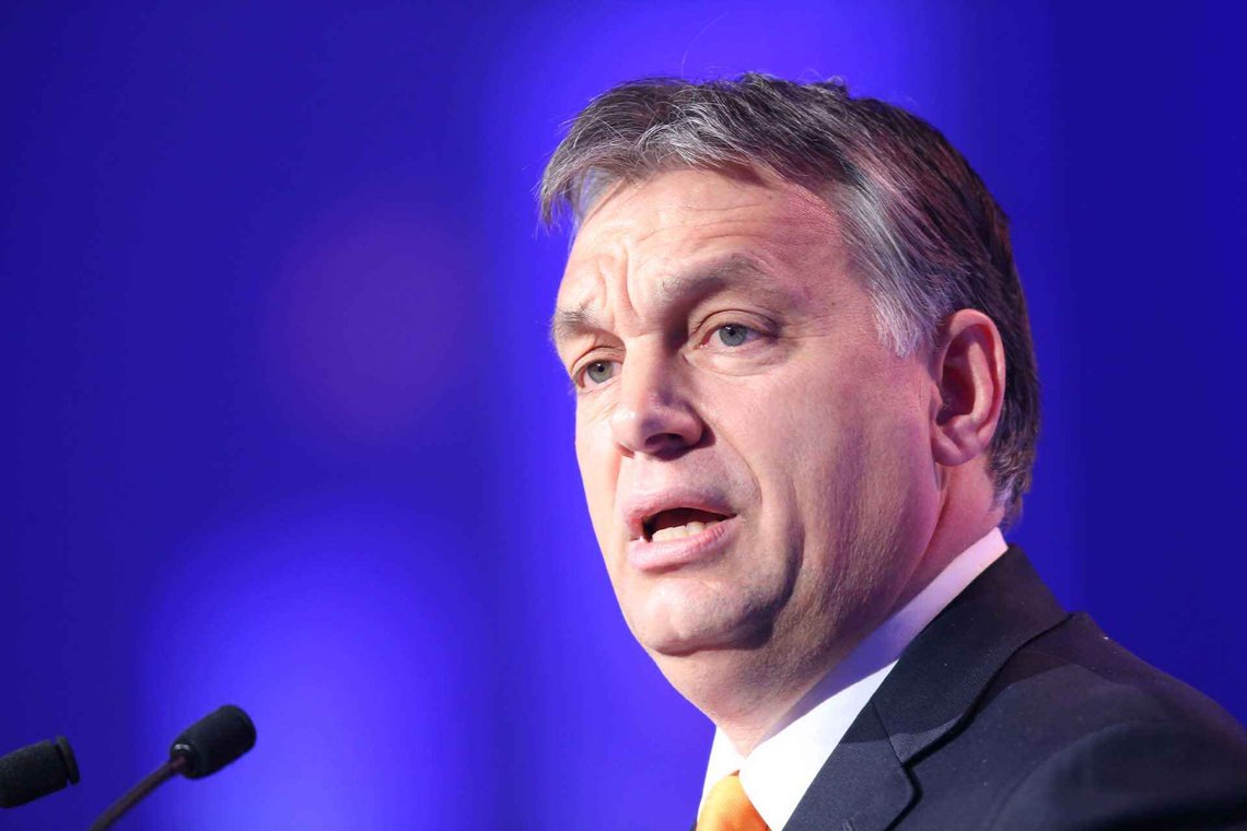 Noen frykter Viktor Mihály Orbáns (62) potensiale i innen ungarsk politikk. Nu stenges han ute som ungarsk statsministerkandidat gjennom lovendring. Foto: European People's Party / CC BY 2.0 Noen frykter Viktor Mihály Orbáns (62) potensiale i innen ungarsk politikk. Nu stenges han ute som ungarsk statsministerkandidat gjennom lovendring. Foto: European People's Party / CC BY 2.0