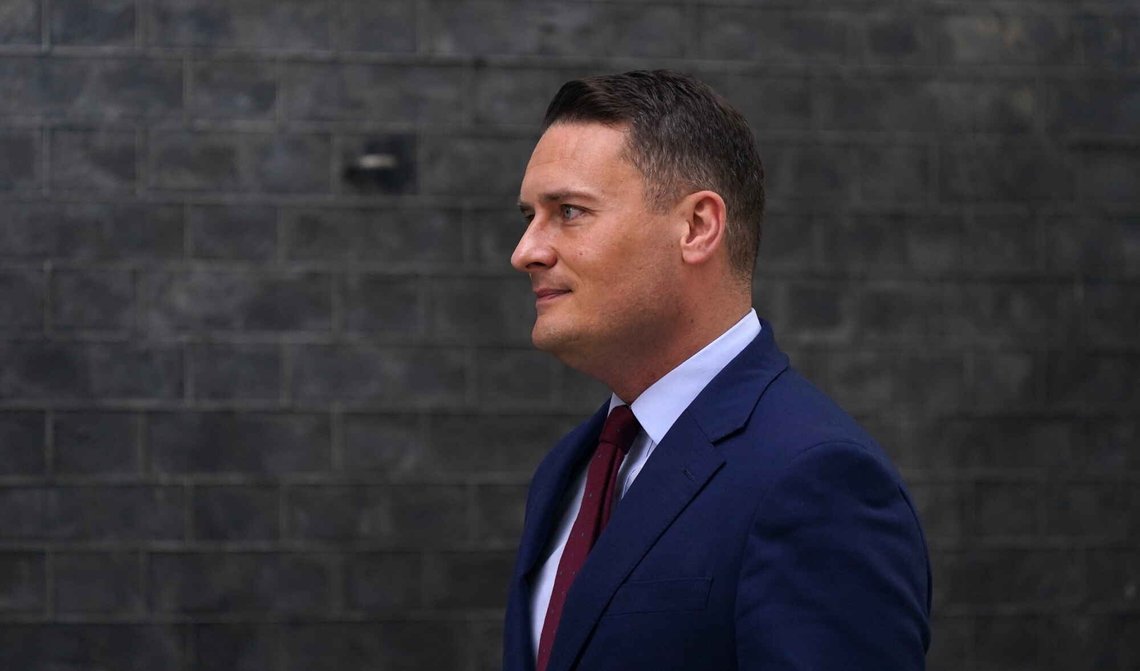 Wes Streeting ankommer Downing Street i London for et møte med Keir Starmer den 13. mai 2026. Foto: Alberto Pezzali / AP / NTB. Wes Streeting ankommer Downing Street i London for et møte med Keir Starmer den 13. mai 2026. Foto: Alberto Pezzali / AP / NTB.
