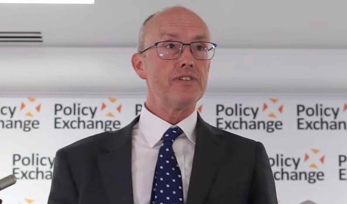 Jonathan Hall. Stillbilde: PolicyExchangeUK / YouTube. Jonathan Hall. Stillbilde: PolicyExchangeUK / YouTube.