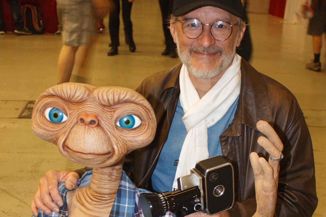 Steven Allan Spielberg med en venn fra det ytre rom. Foto: Pikawil / CC BY-SA 2.0 Steven Allan Spielberg med en venn fra det ytre rom. Foto: Pikawil / CC BY-SA 2.0