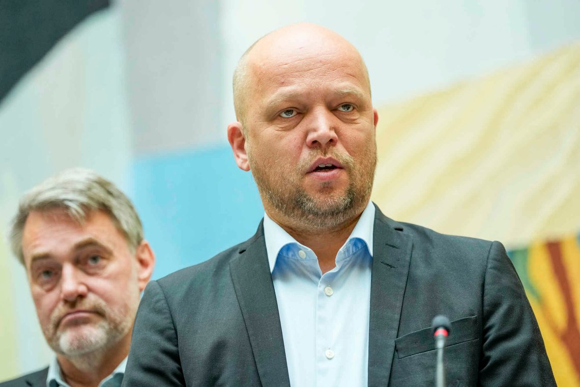 – Dagens nullvekstmål legger store bindinger på alle omlandskommunene til Trondheim, Bergen og Oslo. Det blir for strengt, sier Sp-leder Trygve Slagsvold Vedum. Foto: Ole Berg-Rusten / NTB – Dagens nullvekstmål legger store bindinger på alle omlandskommunene til Trondheim, Bergen og Oslo. Det blir for strengt, sier Sp-leder Trygve Slagsvold Vedum. Foto: Ole Berg-Rusten / NTB