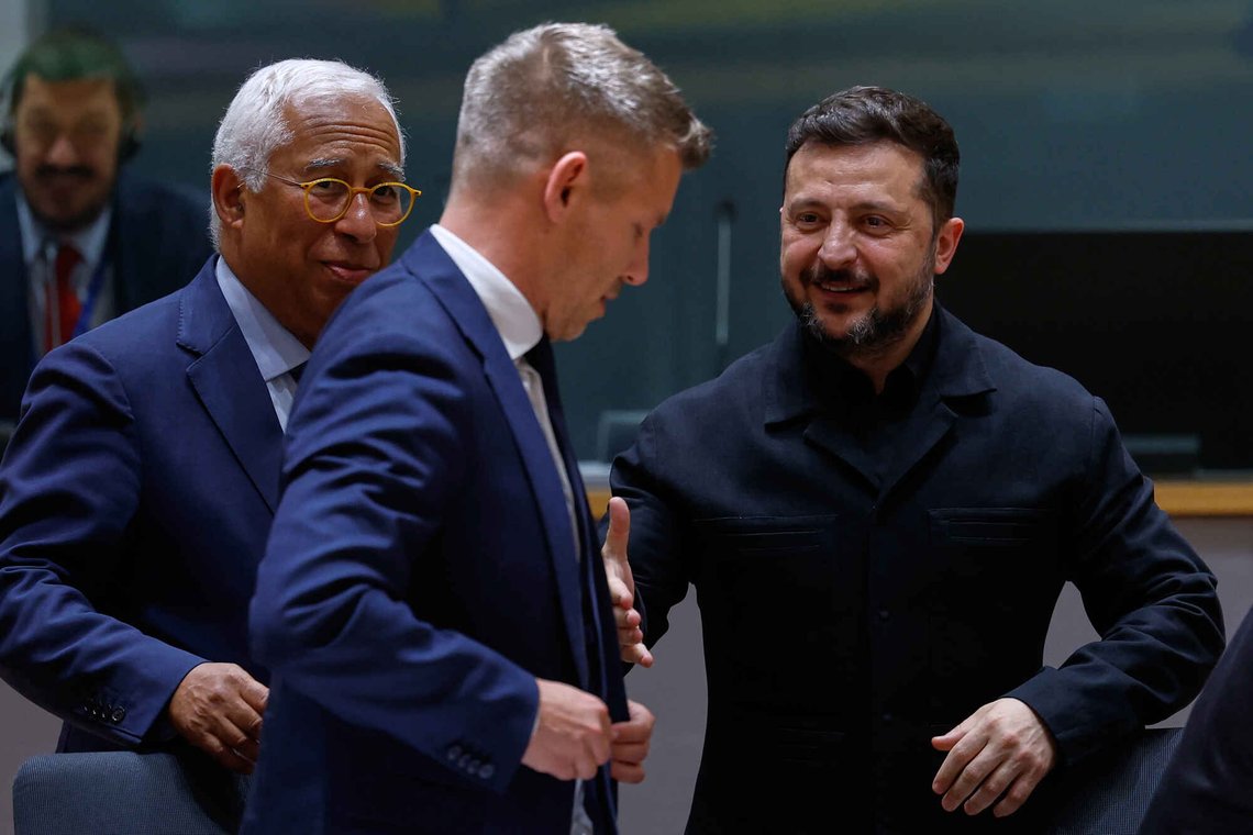 Ukraine's President Volodymyr Zelenskyy, right, greets Hungary's Prime Minister Peter Magyar, center, next to European Council President Antonio Costa during a round table meeting at the EU summit in Brussels, Thursday, June 18, 2026. (AP Photo/Geert Vanden Wijngaert, Pool) Ukraine's President Volodymyr Zelenskyy, right, greets Hungary's Prime Minister Peter Magyar, center, next to European Council President Antonio Costa during a round table meeting at the EU summit in Brussels, Thursday, June 18, 2026. (AP Photo/Geert Vanden Wijngaert, Pool)