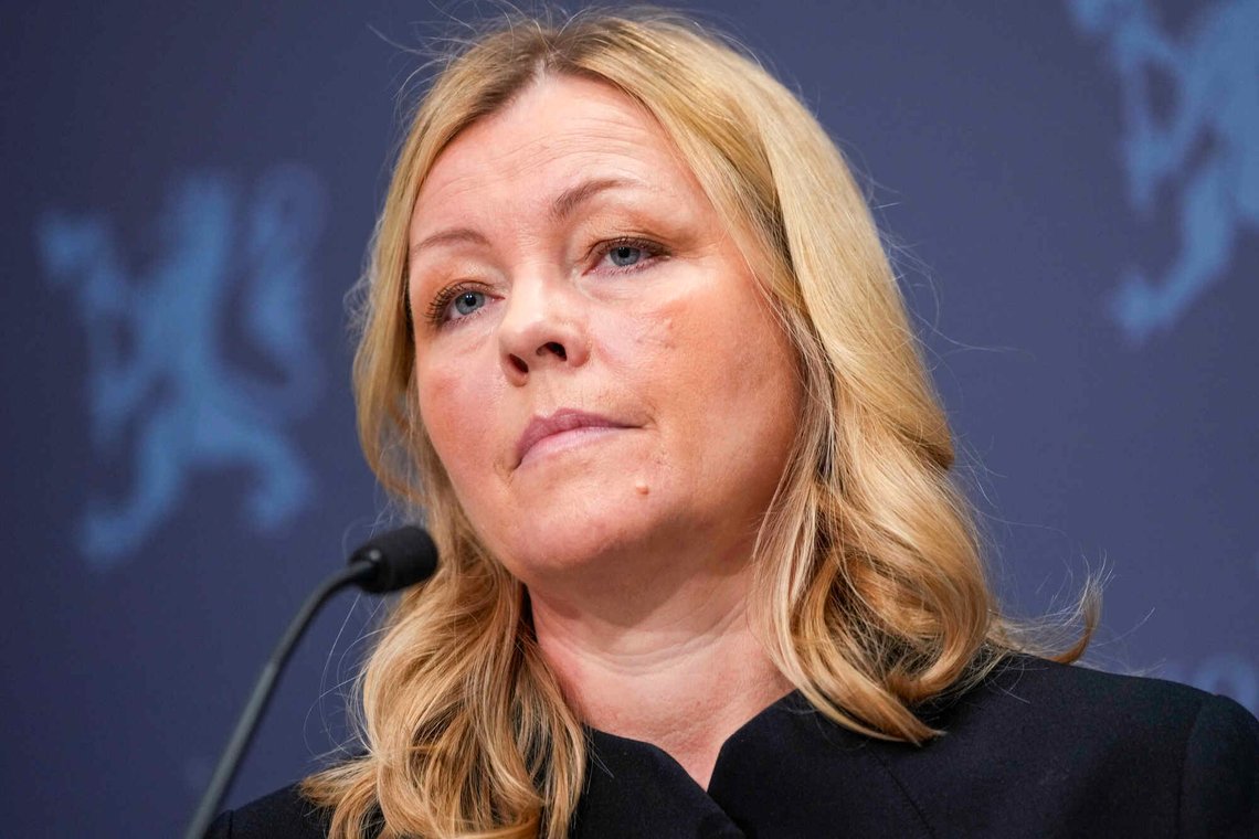 Arbeids- og inkluderingsminister Kjersti Stenseng (Ap) kan ikke gøre så mye for å løse konflikten mellom Offshore Norge og fagforeningen Safe. Foto: Ole Berg-Rusten / NTB Arbeids- og inkluderingsminister Kjersti Stenseng (Ap) kan ikke gøre så mye for å løse konflikten mellom Offshore Norge og fagforeningen Safe. Foto: Ole Berg-Rusten / NTB