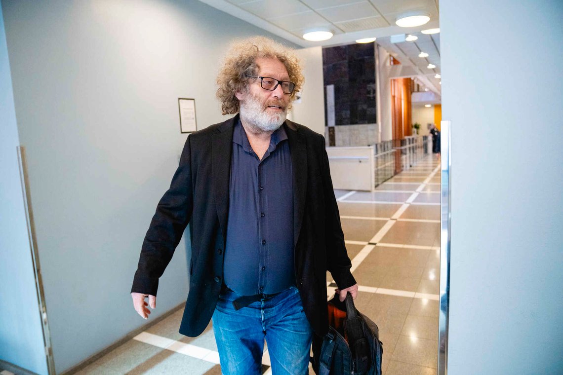 Oslo 20260305.
Frederic Hauge på vei til å vitne i rettssaken i Oslo tingrett mot tidligere direktør i Norsk Industri, Stein Lier Hansen, som står tiltalt for grov økonomisk utroskap og grov korrupsjon.
Foto: Stian Lysberg Solum / NTB Oslo 20260305.
Frederic Hauge på vei til å vitne i rettssaken i Oslo tingrett mot tidligere direktør i Norsk Industri, Stein Lier Hansen, som står tiltalt for grov økonomisk utroskap og grov korrupsjon.
Foto: Stian Lysberg Solum / NTB