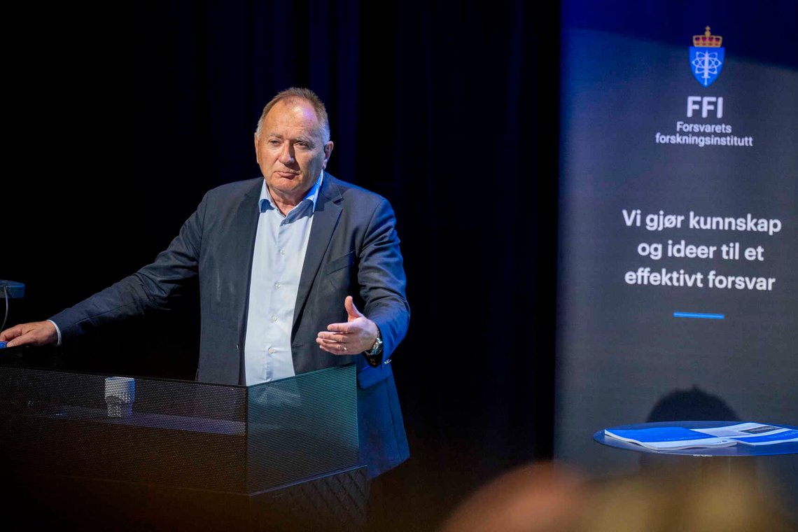 Sverre Diesen presenterer en FFI-rapport om Ukraina-krigen i Oslo den 24. september 2024. Foto: Heiko Junge / NTB. Sverre Diesen presenterer en FFI-rapport om Ukraina-krigen i Oslo den 24. september 2024. Foto: Heiko Junge / NTB.